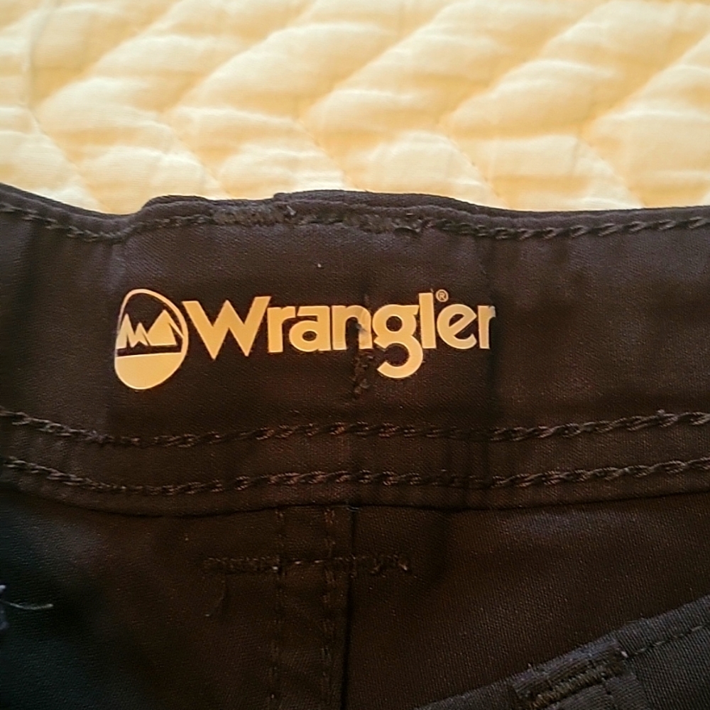 WRANGLER BOYS SHORTS SIZE 8